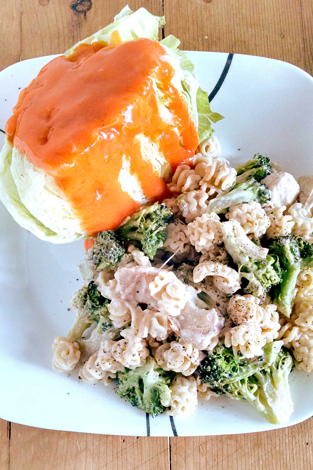 Looking for a quick and delicious dinner idea? Look no further than this one-pan Chicken & Broccoli Skillet Pasta Alfredo. Easy clean up, maximum flavor. #pastarecipe #broccoli #chickenrecipe #easyrecipe #comfortfood #ChickenBroccoliAlfredo #OnePanPasta #WeeknightDinnerIdeas #EasyPastaRecipes #AlfredoLoversUnite