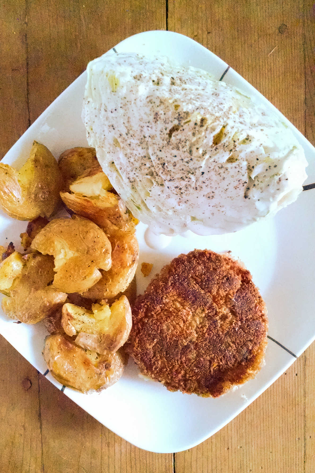Satisfy your cravings with our Parmesan crusted crab cakes and crispy smashed potatoes. A perfect balance of flavors and textures that will transport your taste buds to a whole new level! #CrabCakes #ParmesanCrust #PotatoRecipes #SeafoodEats #FoodieFaves #foodadventures #crablove #potatogoals