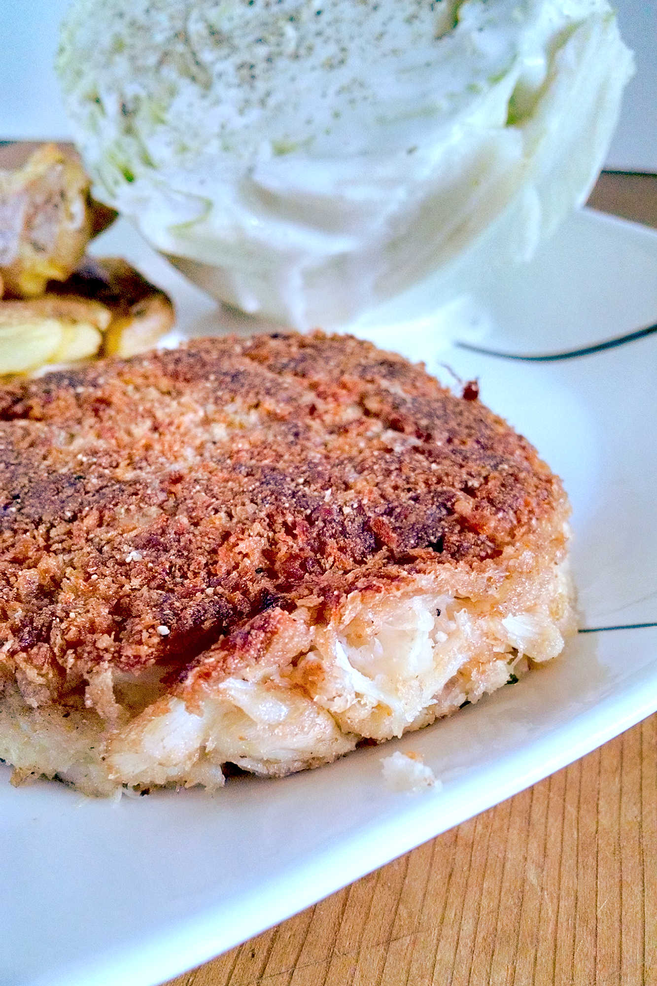 Satisfy your cravings with our Parmesan crusted crab cakes and crispy smashed potatoes. A perfect balance of flavors and textures that will transport your taste buds to a whole new level! #CrabCakes #ParmesanCrust #PotatoRecipes #SeafoodEats #FoodieFaves #foodadventures #crablove #potatogoals