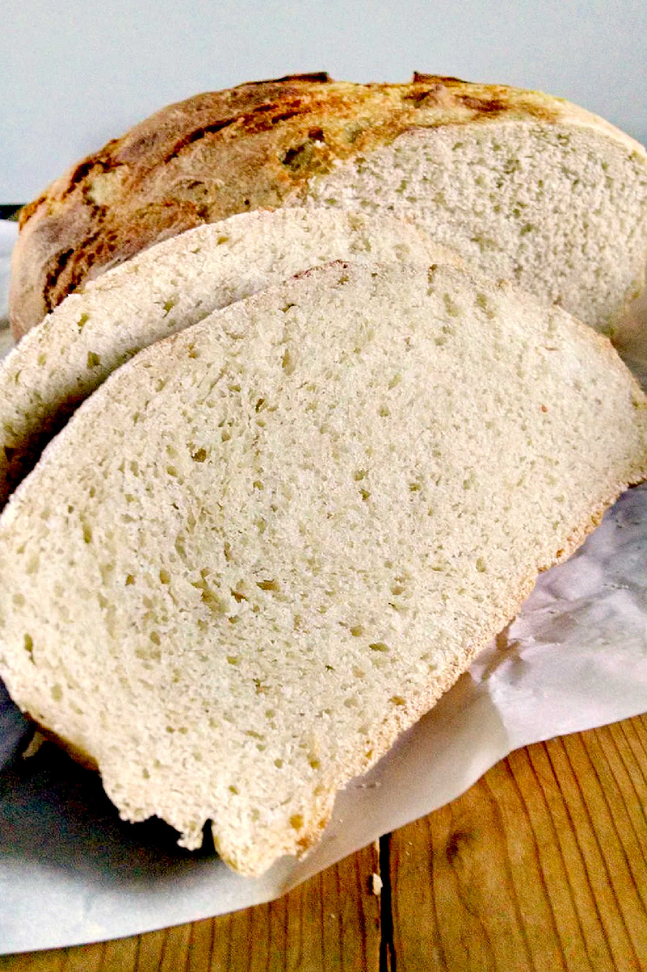 Sourdough bread lovers, rejoice! The slow cooker method creates a perfectly crispy crust and a soft, chewy center. Plus, the smell of freshly baked bread will make your home feel like a bakery.  #SlowCookerMonth #SlowCookerSourdough #HomeBakedBread #SourdoughObsession #InstaBread #SourdoughBaking #slowcookerbread