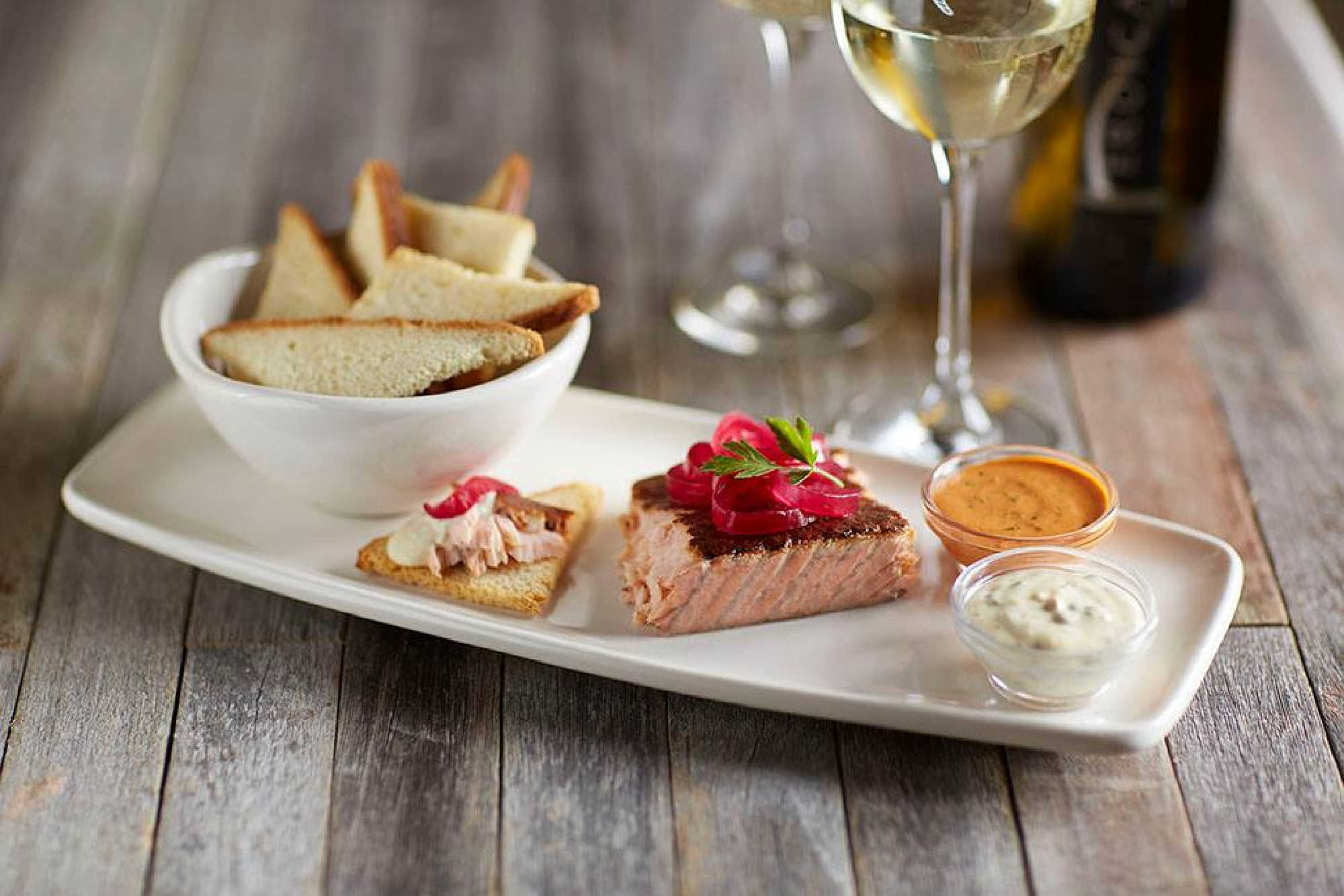 Falling for Bonefish Grill's new Fall Crush Menu. Indulge in seasonal flavors and let your taste buds be swept off their feet! #FallCrushMenu #SeasonalFavorites #BonefishBites #FoodieFrenzy #FallingForBonefish