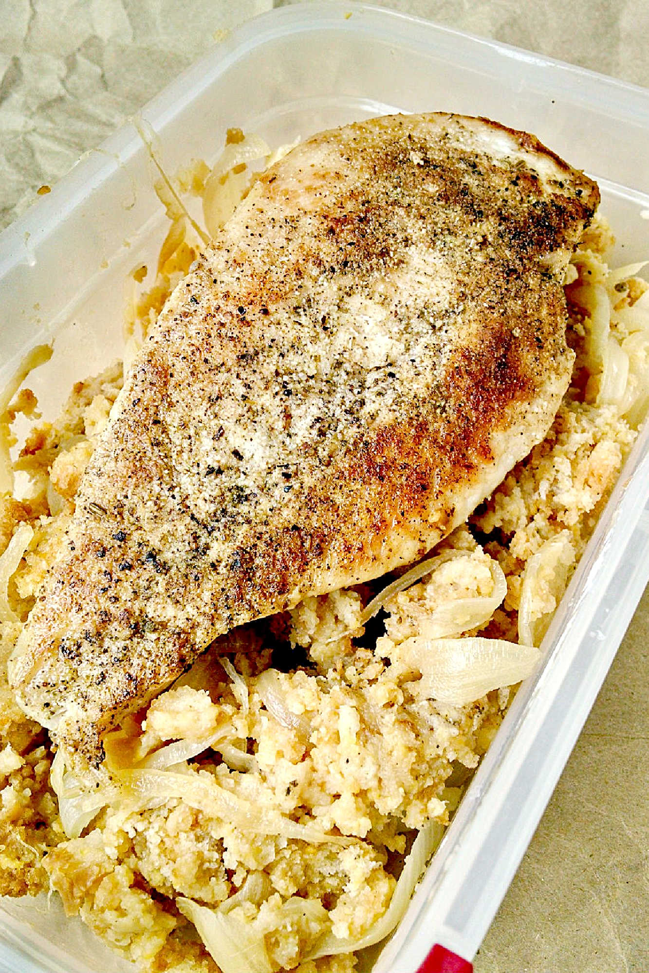 Add a touch of elegance to your dinner table with Skillet French Onion Chicken. Easy to make, but your guests will think you spent hours in the kitchen. #FrenchOnionChickenSizzle #CastIronCuisine #OneSkilletMeal #ComfortFoodClassics #OnionLoversDelight #skilletcooking #frenchonionchicken #30minutemeals #easydinnerrecipes #comfortfoodlover