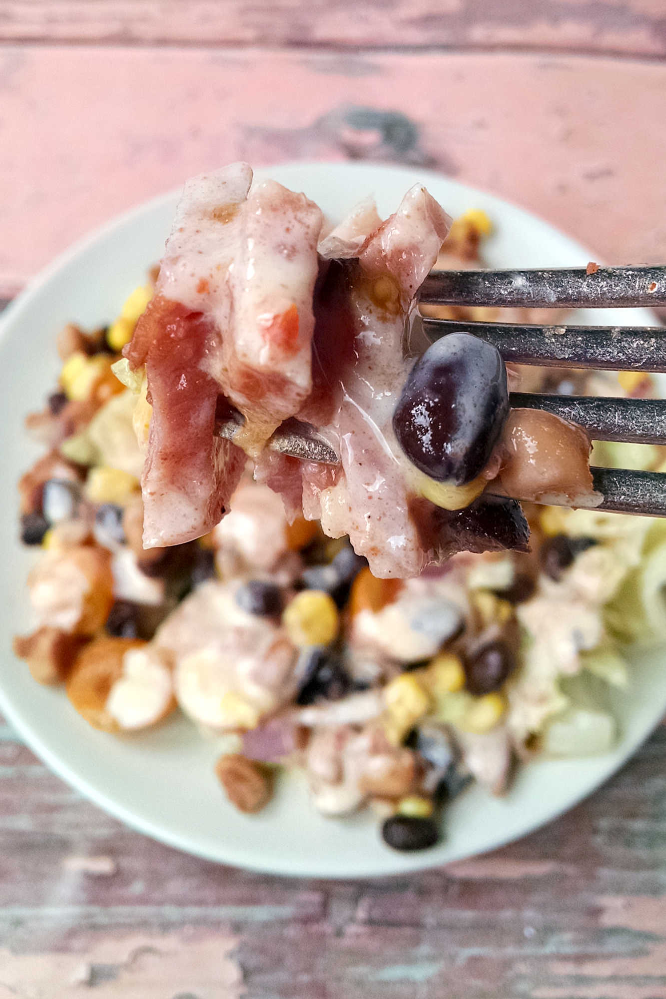 Add a twist to your summer BBQ with this delicious Texas Caviar Salad with Ham! Satisfy your cravings and impress your friends with this flavorful and colorful dish. #TexasCaviarSalad #SouthernEats #HamLovers #HealthyEating #MealPrepMonday SummerEats #TexasCaviar