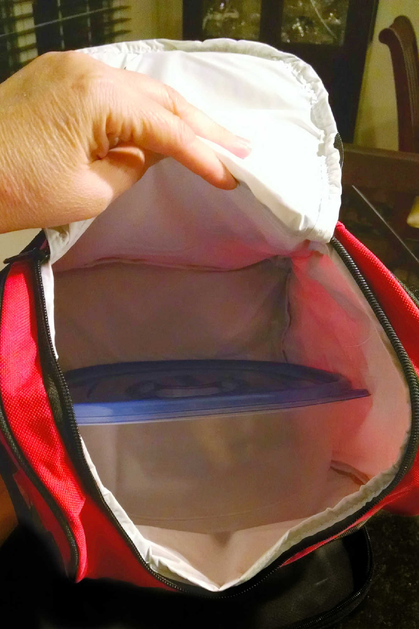 Calling all busy professionals! It's time to level up your lunch game with the Sacko Large Lunch Bag. Perfect for on-the-go meals, this bag is a game changer. #SackoLunchBag #WorkLunchUpgrade #SackoLunchBagReview #LunchBagLove #FoodieFaves #OfficeLifeEssentials #MealPrepMondays