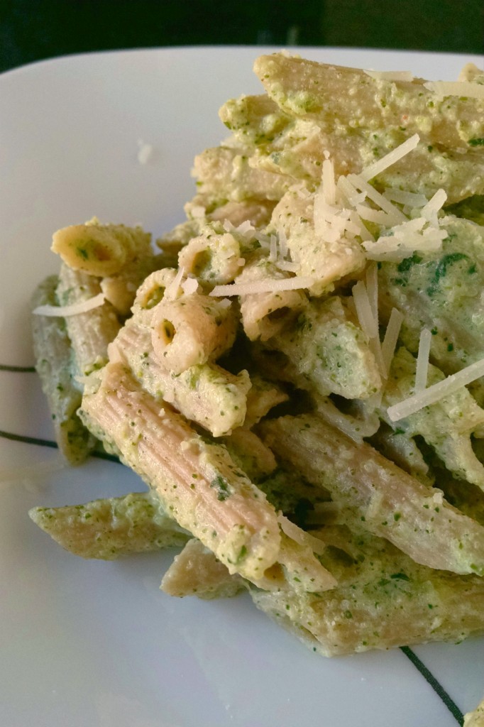 Broccoli is surprisingly sweet when roasted and makes the perfect base for this #meatfree Broccoli Pesto Pasta for #MeatlessMonday