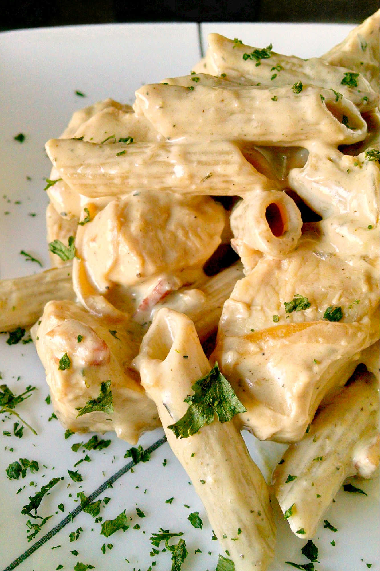 Indulge in this deconstructed take on classic Cordon Blue Skillet Pasta. It has all the delicious flavors of a traditional cordon blue in a quick and easy weeknight meal. #CordonBlueSkilletPasta #PastaLoversUnite #EasyWeeknightDinner #ComfortFoodCravings #OnePanMealGoals