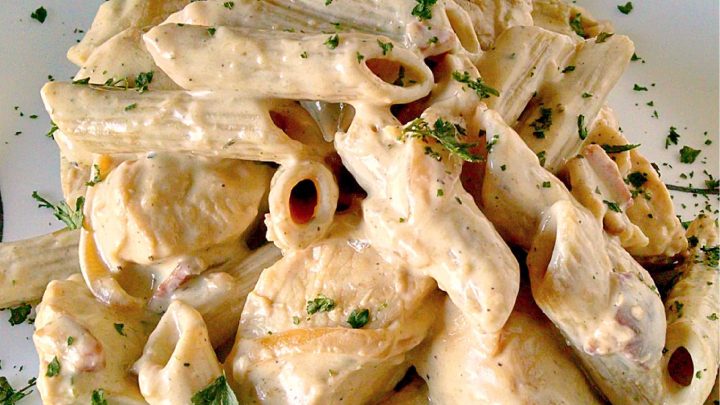 Indulge in this deconstructed take on classic Cordon Blue Skillet Pasta. It has all the delicious flavors of a traditional cordon blue in a quick and easy weeknight meal. #CordonBlueSkilletPasta #PastaLoversUnite #EasyWeeknightDinner #ComfortFoodCravings #OnePanMealGoals