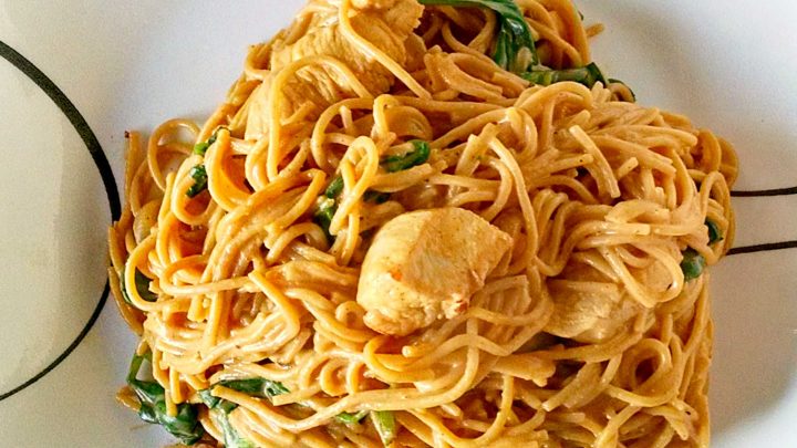This one pot meals makes weeknights a breeze! This One Pot Paprika Spinach Chicken is full of flavor and cooks so quick you’ll make week after week. #OnePotMeals #SpinachChicken #PaprikaPerfection #EasyDinnerIdeas #ComfortFood