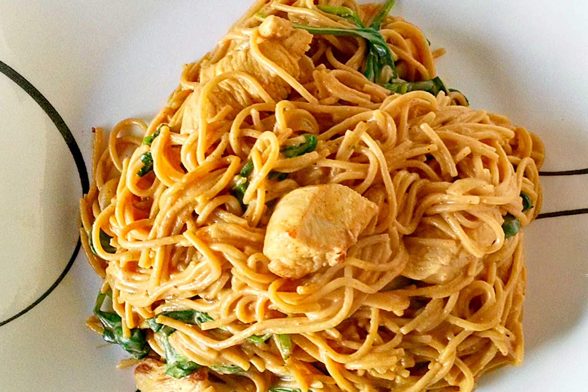 This one pot meals makes weeknights a breeze! This One Pot Paprika Spinach Chicken is full of flavor and cooks so quick you’ll make week after week. #OnePotMeals #SpinachChicken #PaprikaPerfection #EasyDinnerIdeas #ComfortFood