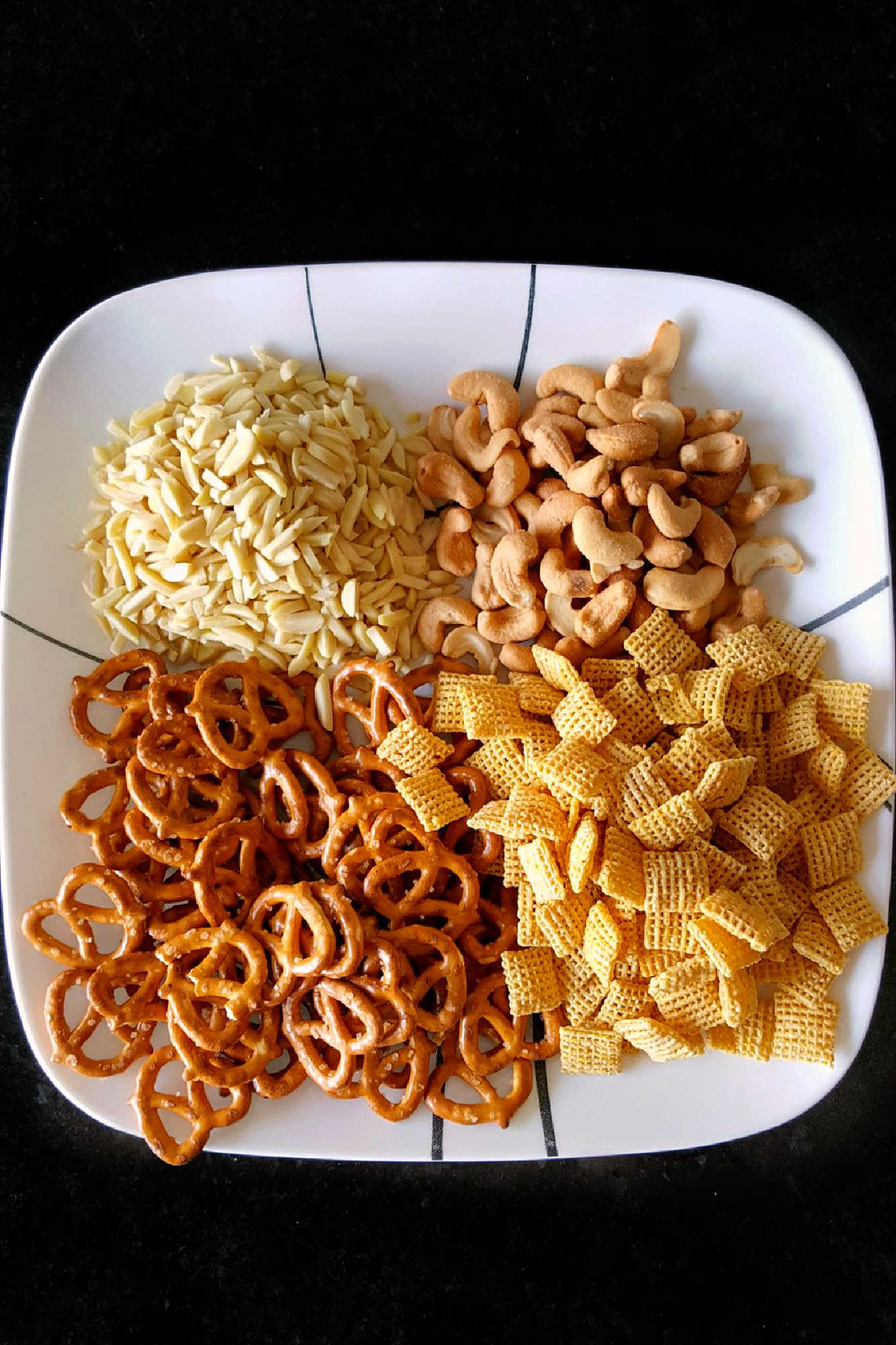Craving something sweet and savory? Look no further than our Cinnamon Honey Nut Snack Mix – the perfect blend of flavors in one delicious bite. 🍯🌰 #snacktime #cinnamonsnackattack #CinnamonHoneyNutMix #HealthySnackIdeas #NuttyDelight #CraveWorthySnacks #FoodieFaves