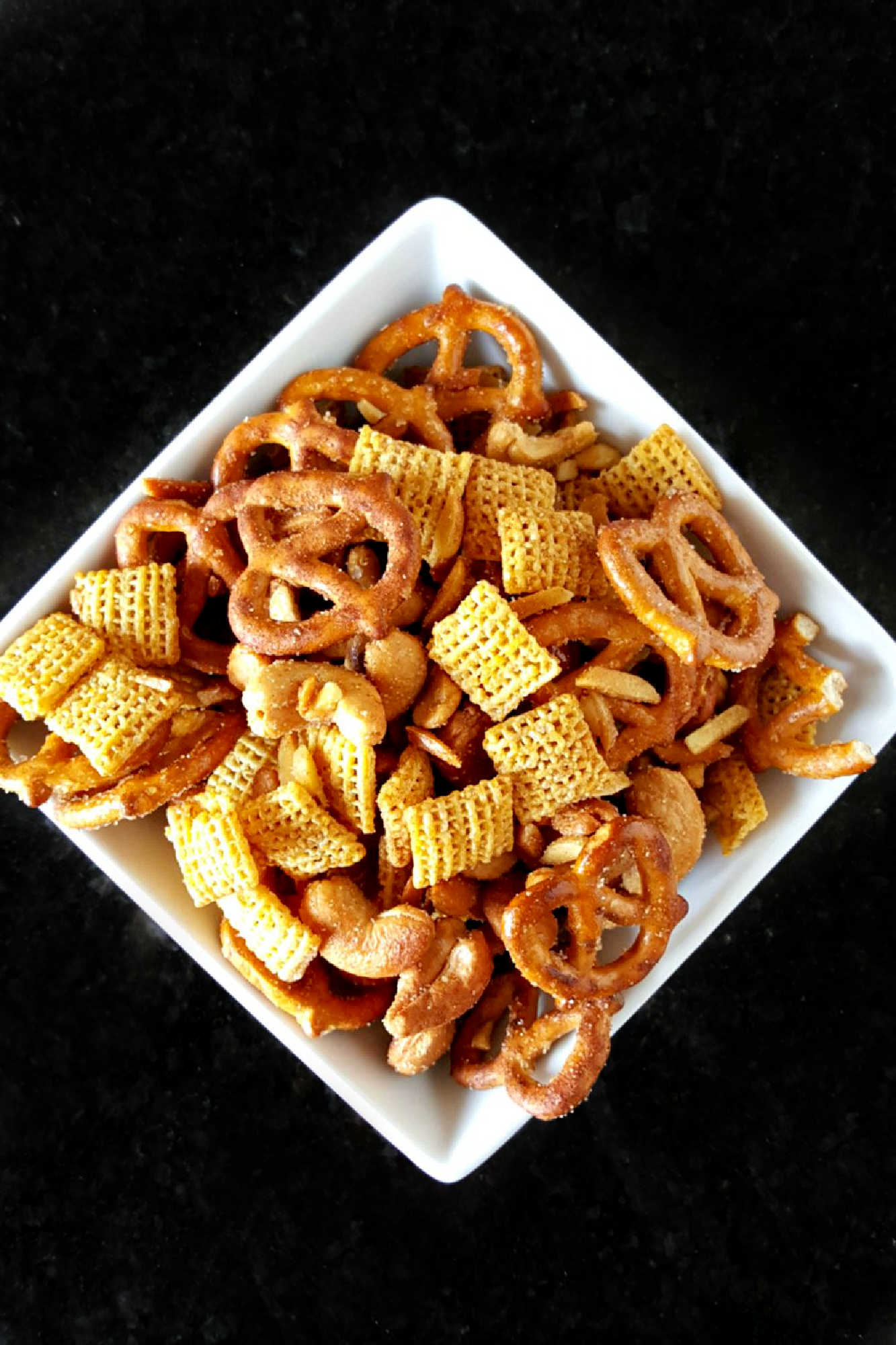 Craving something sweet and savory? Look no further than our Cinnamon Honey Nut Snack Mix – the perfect blend of flavors in one delicious bite. 🍯🌰 #snacktime #cinnamonsnackattack #CinnamonHoneyNutMix #HealthySnackIdeas #NuttyDelight #CraveWorthySnacks #FoodieFaves