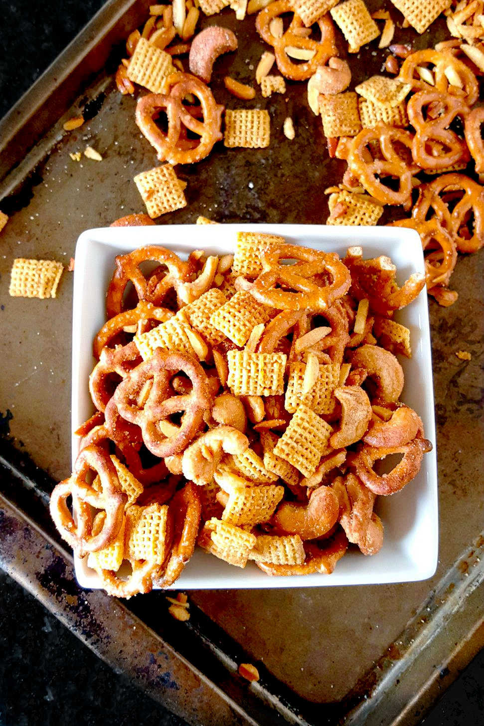 Craving something sweet and savory? Look no further than our Cinnamon Honey Nut Snack Mix – the perfect blend of flavors in one delicious bite. 🍯🌰 #snacktime #cinnamonsnackattack #CinnamonHoneyNutMix #HealthySnackIdeas #NuttyDelight #CraveWorthySnacks #FoodieFaves