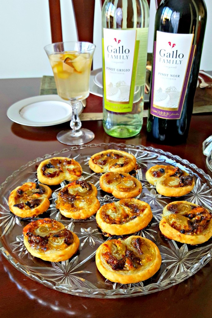 With just four simple ingredients, you can have a fancy appetizer for your guests. Blue Cheese, Fig, and Caramelized Onion Palmiers will impress evenly the in-laws this holiday season!