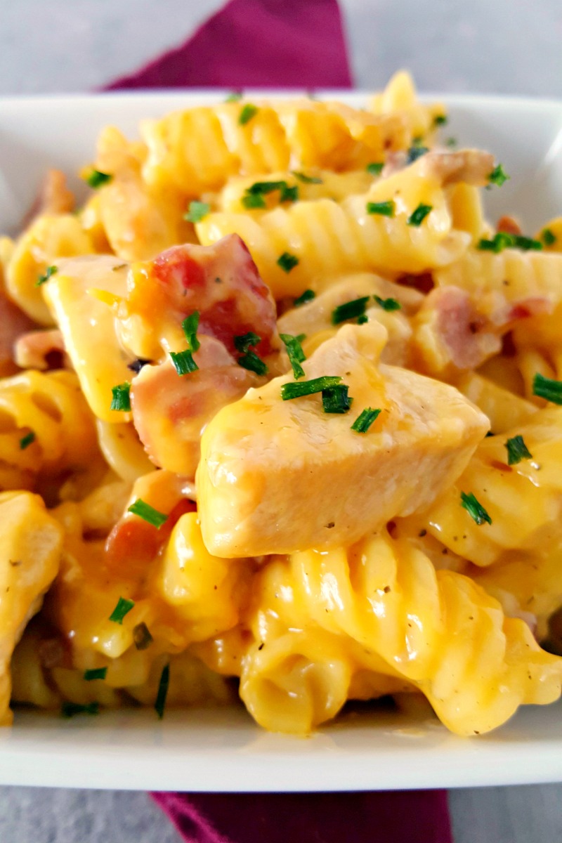 Just like a chicken club sandwich, this Chicken Club Pasta has chicken, bacon, and cheddar cheese in it. Not only is it delicious, but it's kid friendly and budget friendly. Just like a chicken club sandwich, this Chicken Club Pasta has chicken, bacon, and cheddar cheese in it. Not only is it delicious, but it's kid friendly and budget friendly.