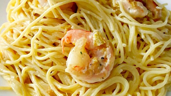 Pasta Carbonara with Shrimp and Leeks