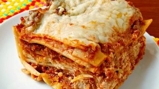 Lasagna with Love – A Kitchen Hoor's Adventures