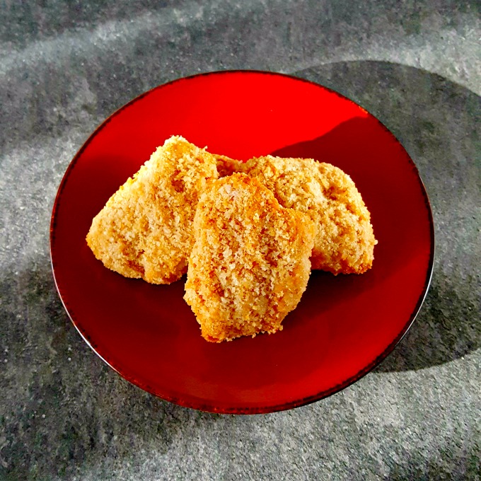 When it's midnight, and your guests are hungry for something fun, make these Midnight Chicken Nuggets. They're quick, easy, and super crunchy! #SundaySupper