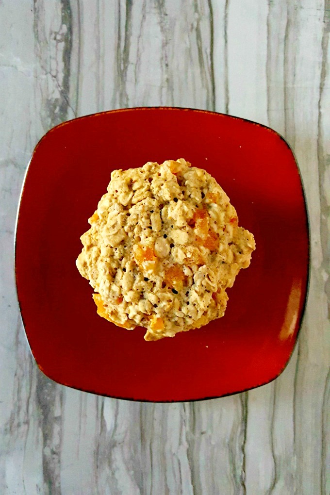 A twist on your typical oatmeal cookie, these Pistachio and Apricot Oatmeal Cookies taste exotically delicious yet simple enough to bake any time! #ChristmasCookies