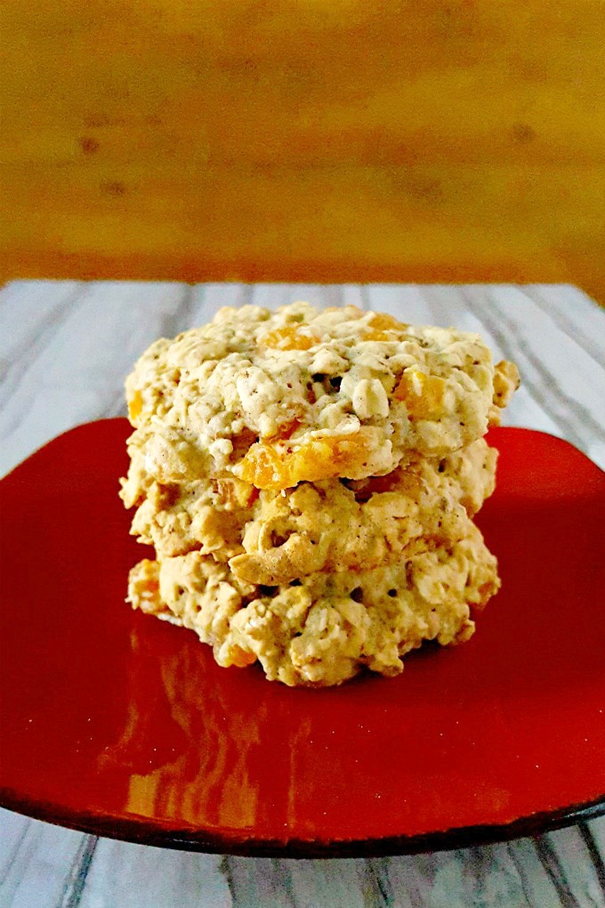 A twist on your typical oatmeal cookie, these Pistachio and Apricot Oatmeal Cookies taste exotically delicious yet simple enough to bake any time! #ChristmasCookies