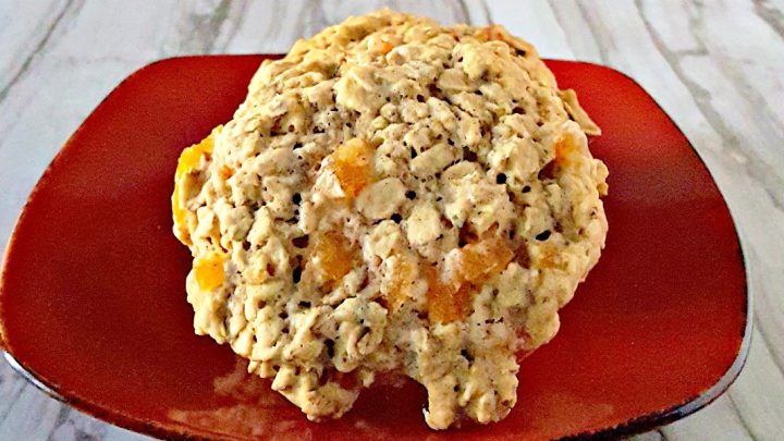 Pistachio and Apricot Oatmeal Cookies