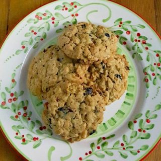 Cranberry Almond Oatmeal Cookies #ChristmasCookies
