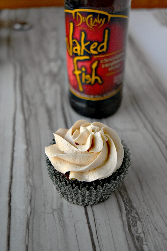 These cupcakes are packed with chocolate stout flavor and Irish cream. Chocolate Raspberry Stout Cupcakes with Irish Cream Buttercream are super chocolaty and topped with feather light and creamy Irish cream buttercream.