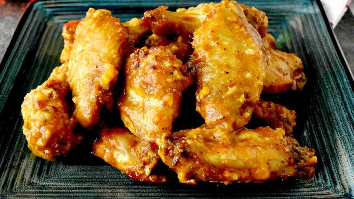 Get ready to impress your friends with these mouthwatering garlic peri-peri baked wings! Easy to make, hard to resist. #PeriPeriMagic #GarlicWingHeaven #SpicySavoryBites #WingWednesdayDelight #BakedNotFriedFlavor #GarlicPeriPeriWings #SpicyWings #FlavorfulBites #Wingspiration #WingLoversUnite