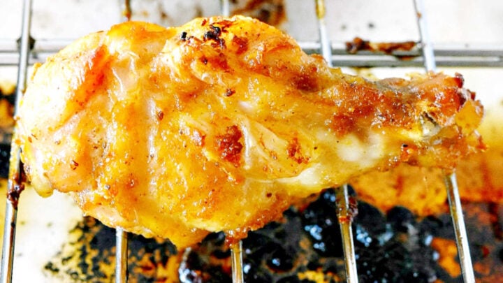 Get ready to impress your friends with these mouthwatering garlic peri-peri baked wings! Easy to make, hard to resist.