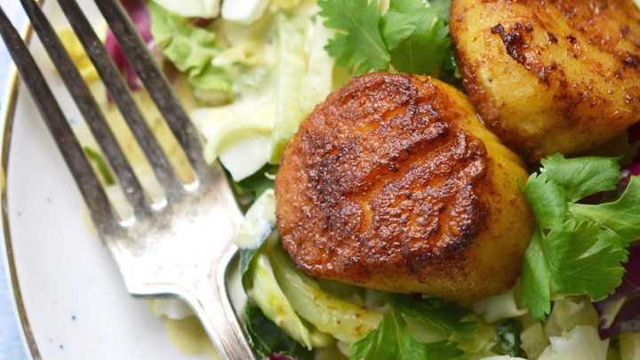 Image for Scallop & Kale Salad with Yogurt Curry Dressing