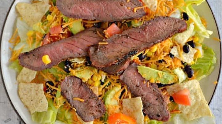Looking for an easy summer dinner? Try my delicious Southwestern Steak Salad with fresh vegetables and tasty London Broil.