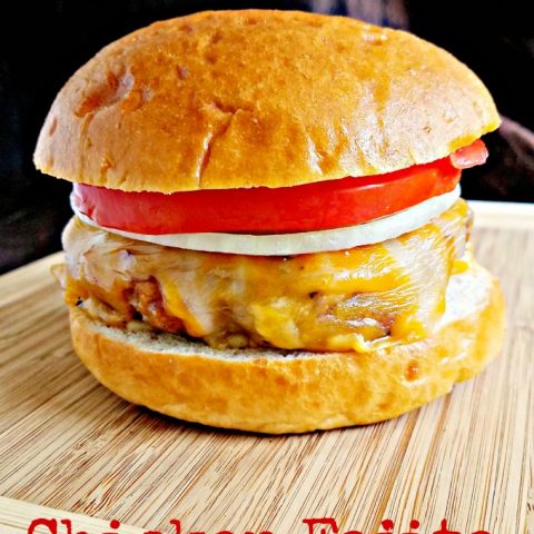 Packed with fajita seasoning and tasty vegetables, these Chicken Fajita Burgers are not only tasty, but healthy, too! Just the thing to keep Dad around for a long time!! #SundaySupper