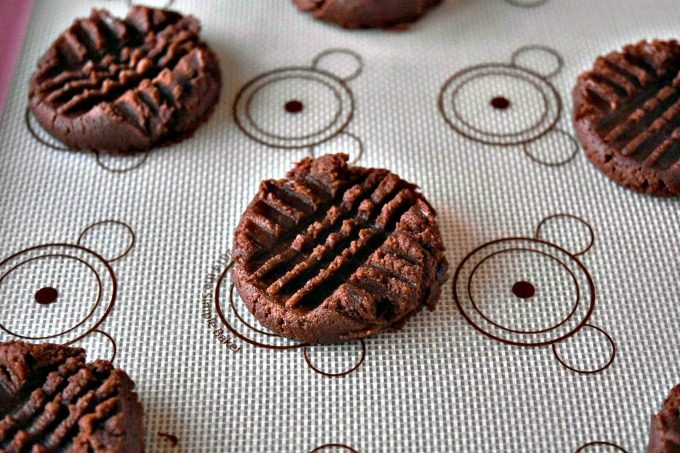 Chocolate Peanut Butter Cookies #Choctoberfest