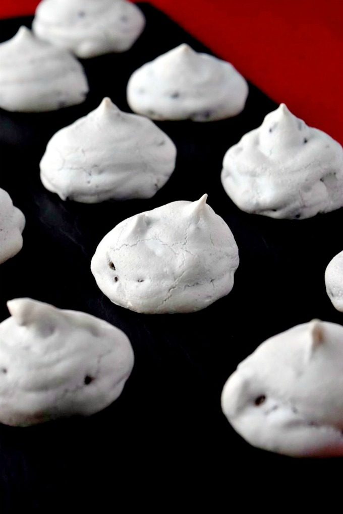 Peppermint Macaroons #ChristmasCookies