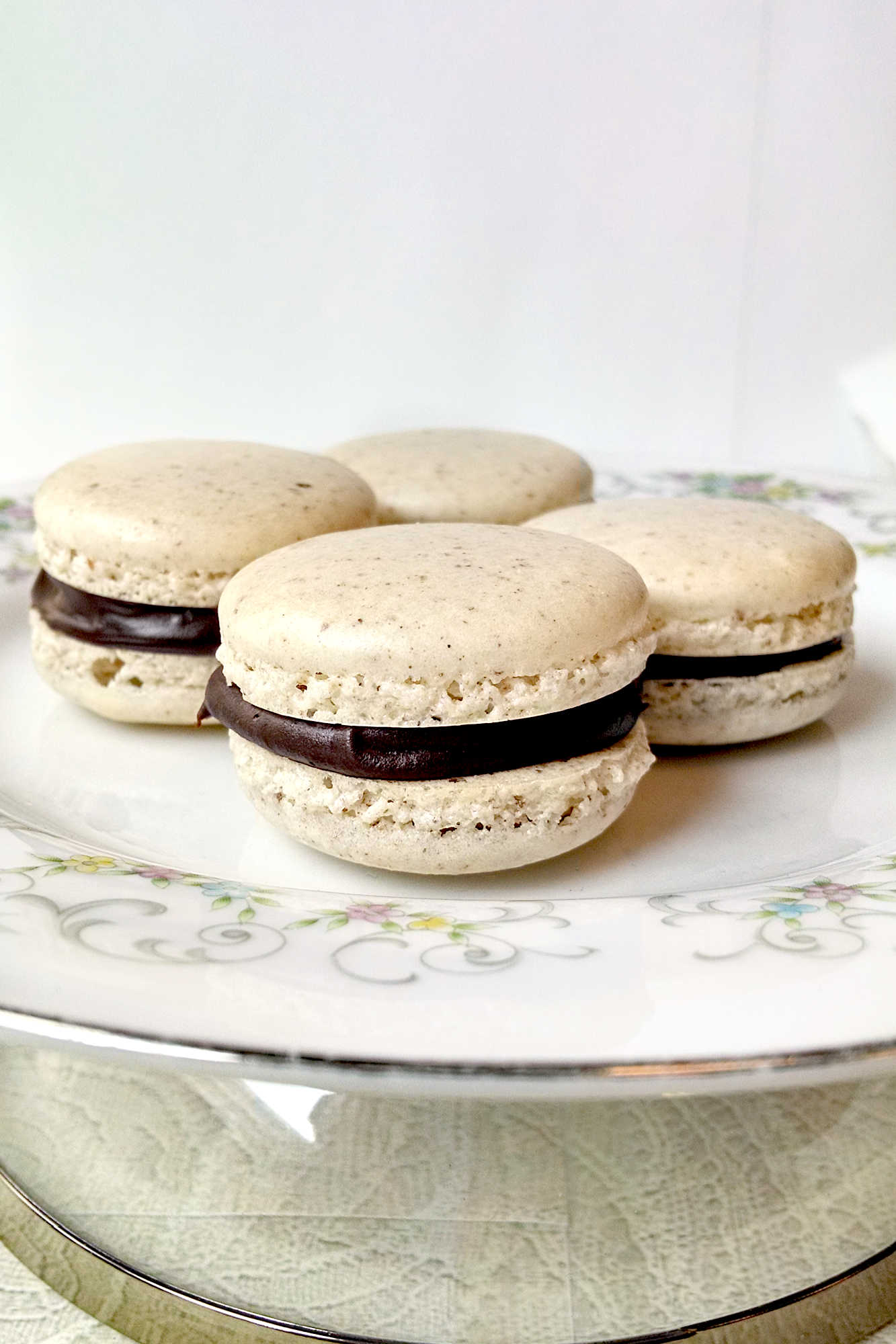 Sink your teeth into the ultimate flavor fusion with Derby Pie Macaron, a unique blend of Kentucky Derby tradition and French pastry perfection. Don't just take our word for it, try it for yourself!  #MacaronMadness #DerbyDelights #BiteSizeBourbon #PiesAndPatisseries #MouthwateringMacarons #DerbyPieMacaron #MacaronObsessed #SweetTreats #KentuckySweets #MacaronLover