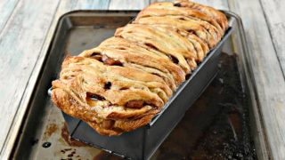 Canned biscuits and fried apples turn into a delicious breakfast bread. Pull Apart Apple Bread is simple to make which is good because your family will devour it. #AppleWeek