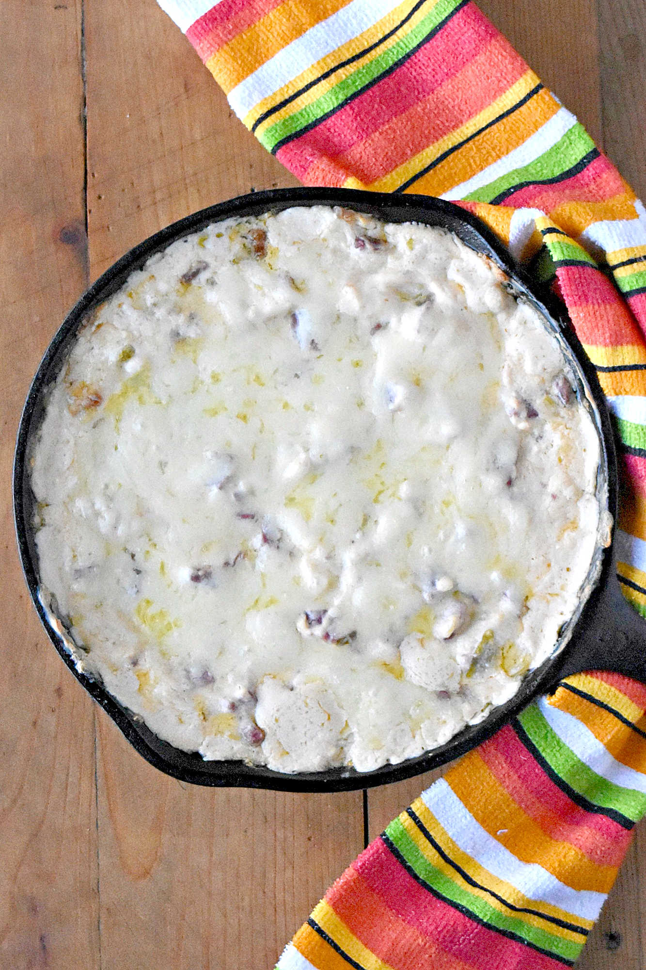 Warm, gooey Reuben flavors meet fresh sprouts for a dip that's perfect for any gathering. Scoop up something new and let every bite surprise you. Learn more in our bio. #reubensandwich #reubendip #cheesydip #diprecipe #ReubenDipDelight #MeatLoversFavorite #GourmetSnacks #HotandSavory #FoodieFavorites