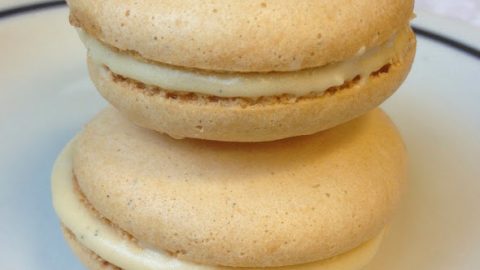 The shells have banana flavor and the filling have the salty tequila margarita with a caramel buttercream filling. Bananas Foster-rita Macaron pay hommage to New Orleans and it's famous dessert.