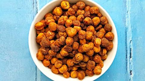 Jalapeno Cheddar Chickpeas curb the crunch craving, the cheese craving, and spice craving all in one snack.