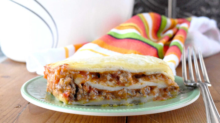 Forget Taco Tuesday, it's all about Taco Lasagna night! This layered dish brings the best of both worlds together in one tasty bite. #TacoLasagnaDelight #MexicanFoodLove #TacoTuesdayForever #ComfortFoodGoals #FoodieFiesta #tacolove #mexicanfood #foodiefinds #foodporn #tacotuesday