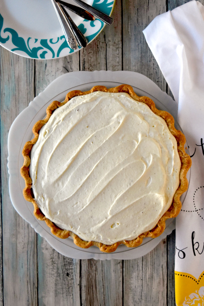 Banana Cream Pie is the show stopper at any barbecue. It's easy to prepare and tastes creamy and delicious. #SummerDessertWeek