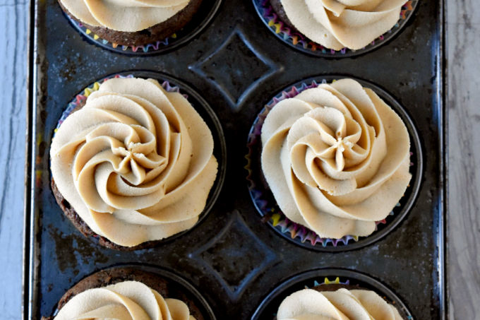 Chocolate Cupcakes with PB Fluff Buttercream are rich, delicious, and full of fluffernutter flavor.  Your kids will rush home from school to devour these delicious cupcakes. #BacktoSchoolTreats 