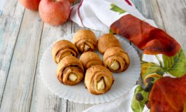 With four ingredients, these Easy Apple Buns are a quick treat your family will love!  Made with in season fall apples, they're deliciously sweet and perfect for tailgating. #OurFamilyTable