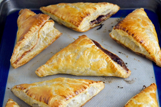 With just 5 ingredients and a little time, you can make Homemade Cherry Turnovers for your family.  They're slightly sweet, extra crunchy and super delicious for breakfast or dessert. #Stonefruit