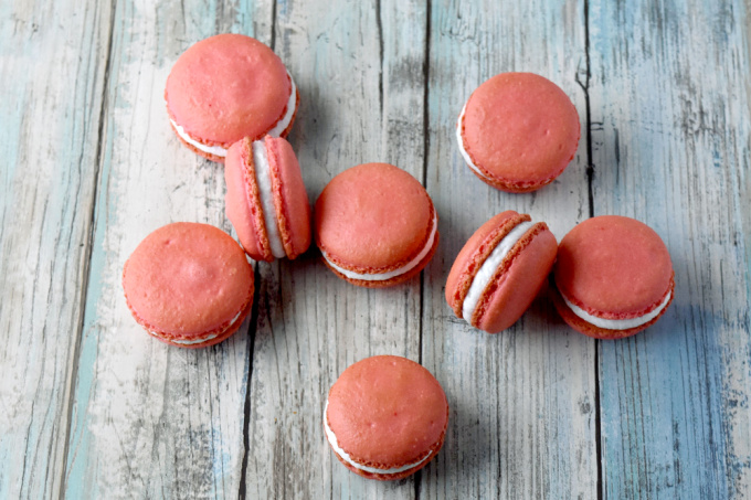 There's a double whammy of peach flavor in these Peach Macaron.  They have freeze dried peaches in the shells and peach syrup in the buttercream.  A bi-fecta of peach flavors. #Stonefruit