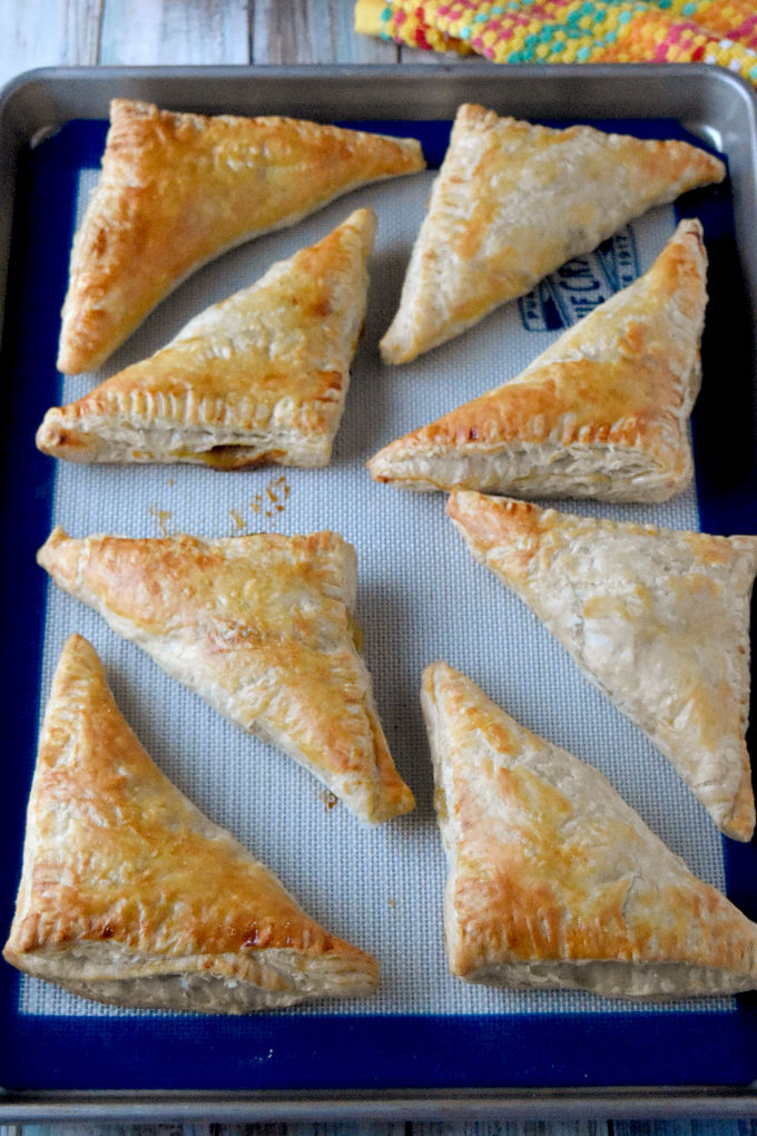 These Easy Pumpkin Turnovers are so easy, you can make them on a Friday evening after work.  When you're dead dog tired!  And they're made with 5 ingredients, too! #PumpkinWeek