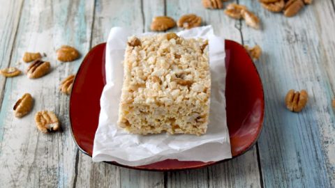 Maple Butter Pecan Rice Krispie Treats are the be all end of all of rice krispie treats.  They have so much fall flavor in them, you can almost smell the leaves in the air. #FallFlavors