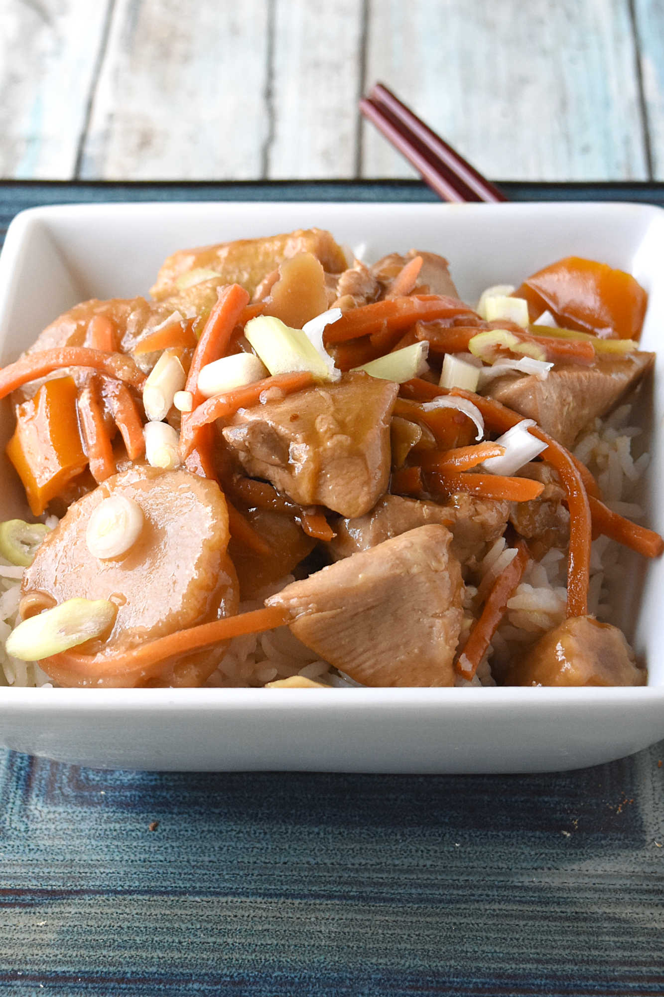 Bright veggies, tender chicken, and a glossy homemade sauce make this Easy Chicken Stir-Fry a weeknight win. Fresh, fast, and better than takeout.
#ChickenStirFry #EasyDinnerIdeas #StirFryNight #HomemadeSauce #FarmersMarketWeek #FoodieLife #MealPrepMagic