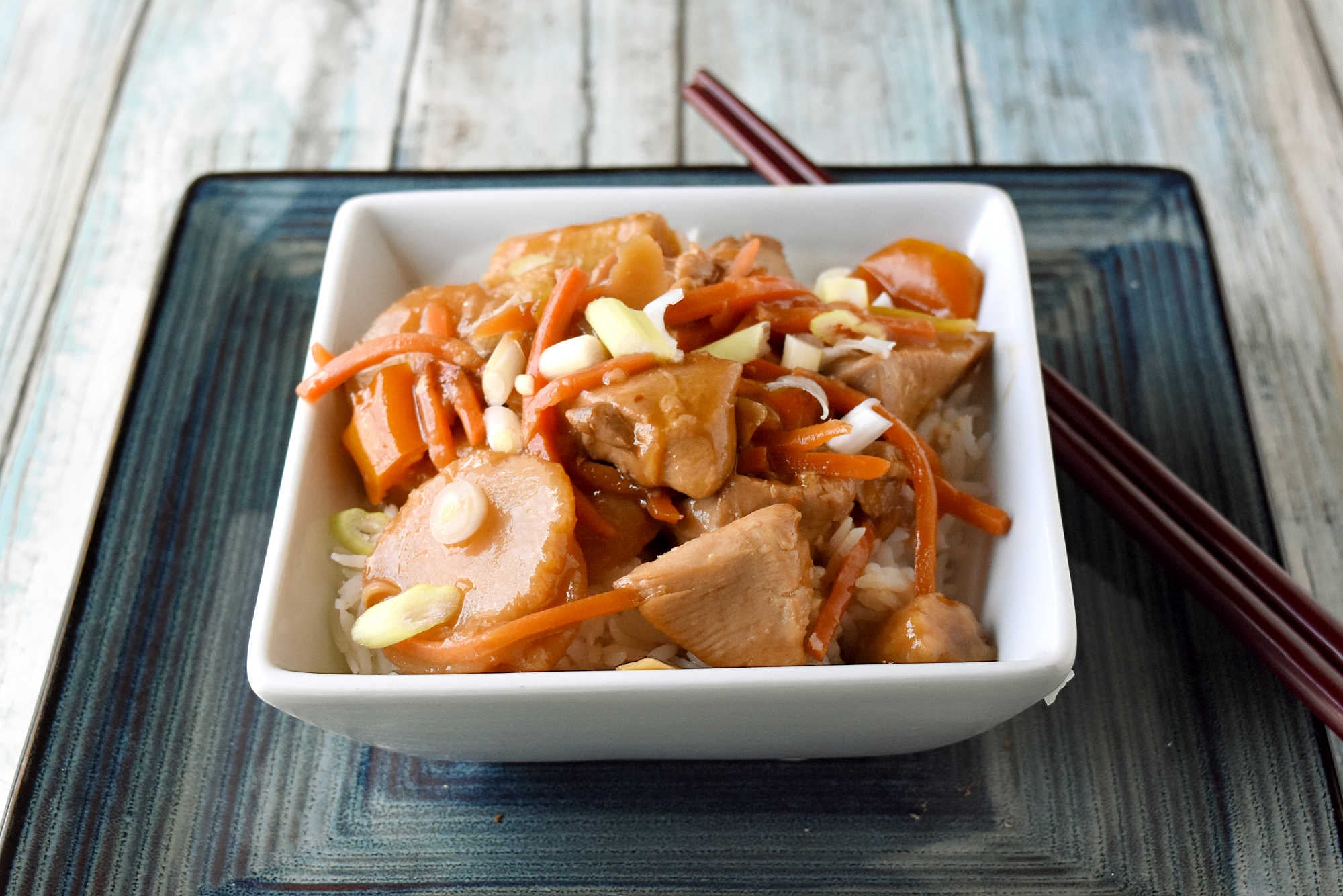 Bright veggies, tender chicken, and a glossy homemade sauce make this Easy Chicken Stir-Fry a weeknight win. Fresh, fast, and better than takeout.
#ChickenStirFry #EasyDinnerIdeas #StirFryNight #HomemadeSauce #FarmersMarketWeek #FoodieLife #MealPrepMagic