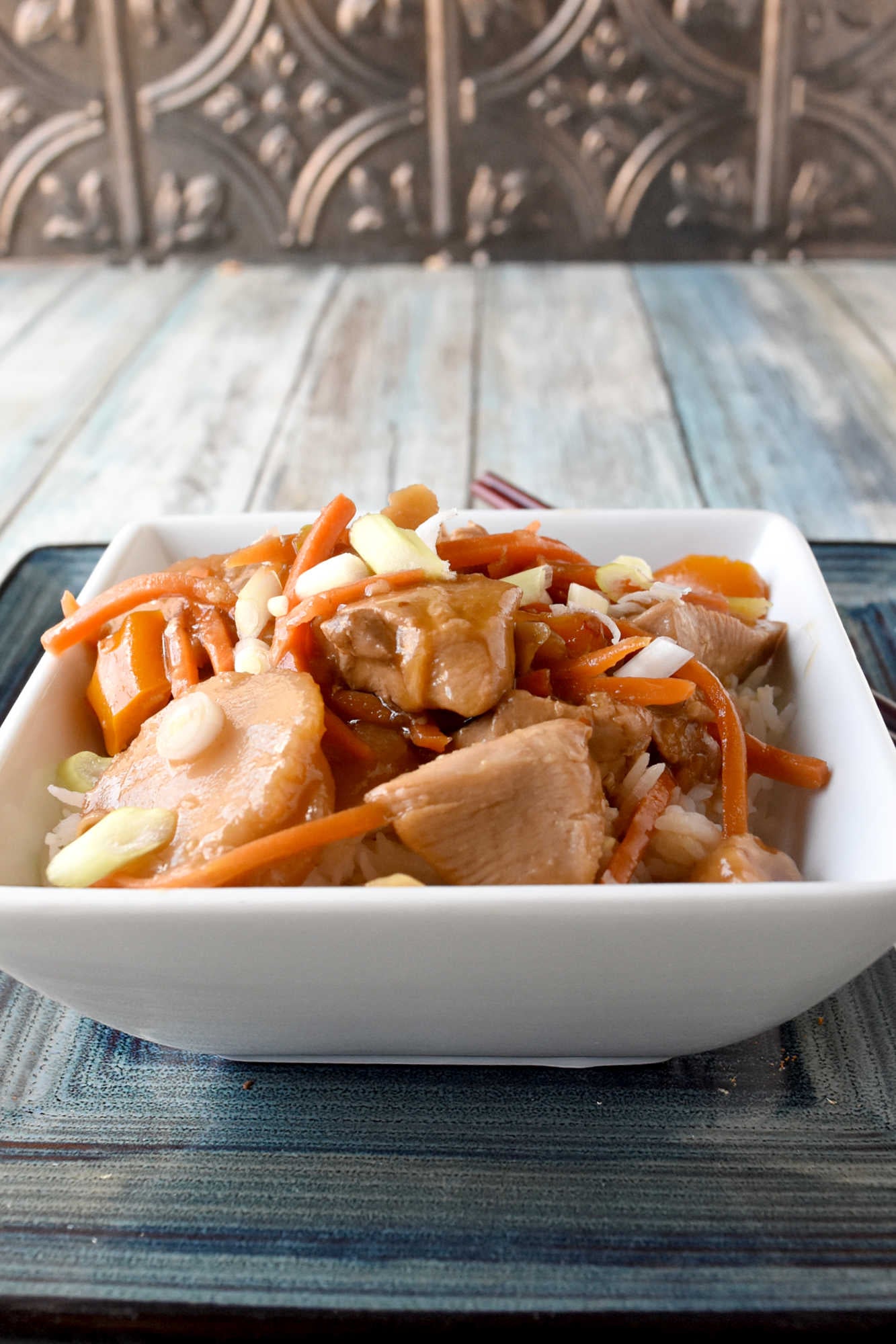 Bright veggies, tender chicken, and a glossy homemade sauce make this Easy Chicken Stir-Fry a weeknight win. Fresh, fast, and better than takeout.
#ChickenStirFry #EasyDinnerIdeas #StirFryNight #HomemadeSauce #FarmersMarketWeek #FoodieLife #MealPrepMagic