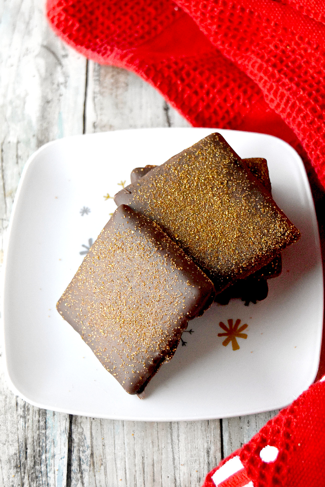 Dark Chocolate Graham Crackers are super simple and perfect for that last-minute gift.  They’re made with only two ingredients and take minutes to make. #ChristmasSweetsWeek